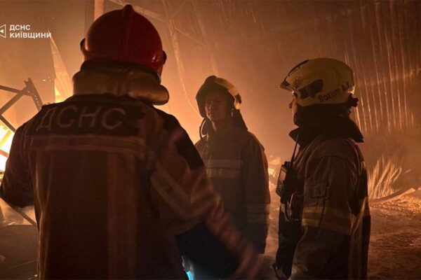 Унаслідок удару по підприємству в Обухівському районі загинули троє людей