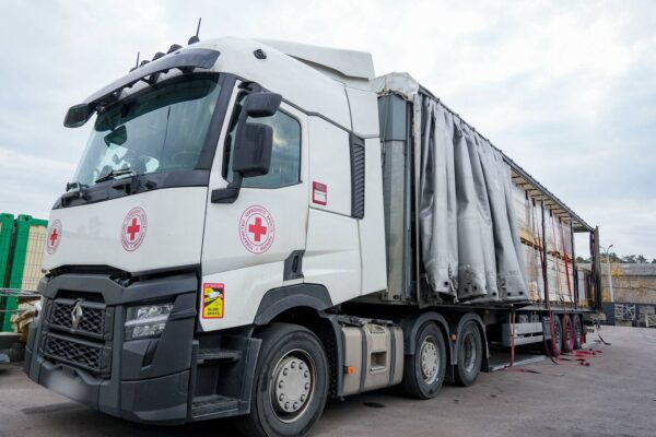 У Бучі та Ворзелі модульні містечка для переселенців обладнають сонячними електростанціями