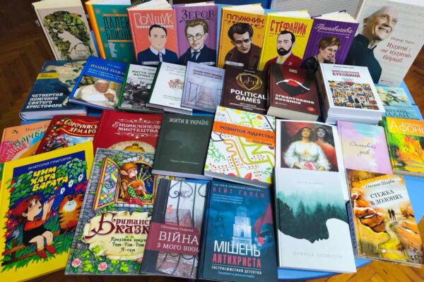 Фонд Ірпінської міської бібліотеки поповнився 37 новими книжками завдяки студентам та меценатам (оперативний)